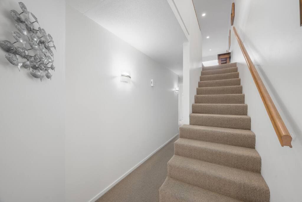 Apartment Unit 8 Waterfront *